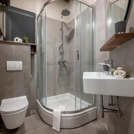 Green, Deluxe Two Bedroom *