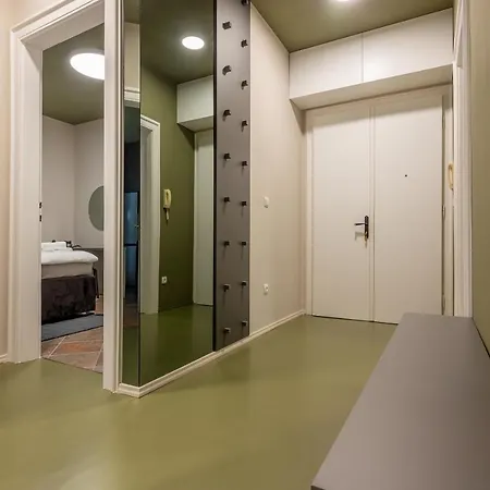 Green, Deluxe Two Bedroom Appartement