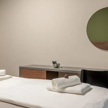 Green, Deluxe Two Bedroom Apartman *