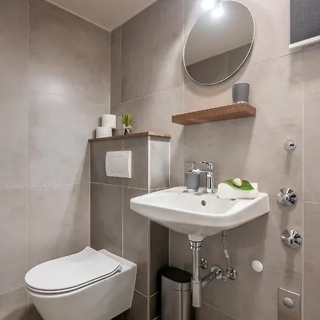 Green, Deluxe Two Bedroom Apartman *